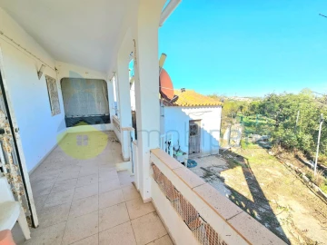 Moradia T4 para Venda em Alcantarilha e Pêra