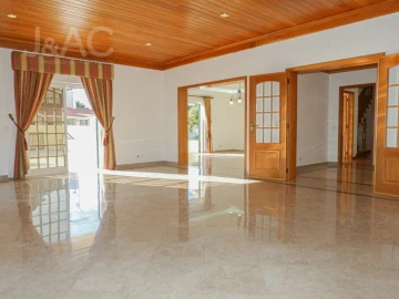 Moradia T7 para Arrendamento em Cascais e Estoril