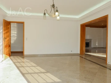 Moradia T7 para Arrendamento em Cascais e Estoril