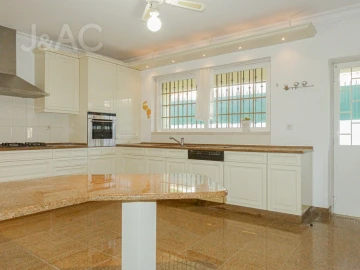 Moradia T7 para Arrendamento em Cascais e Estoril