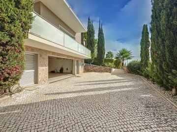 Moradia T4 para Venda em Albufeira e Olhos de Água