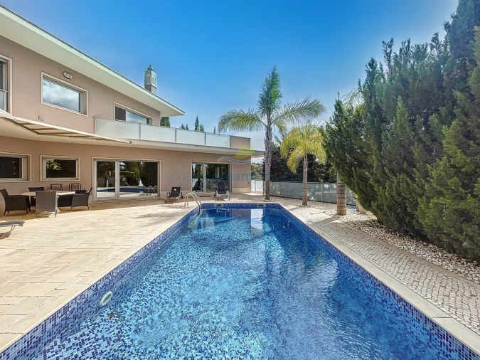 Moradia T4 para Venda em Albufeira e Olhos de Água Foto 3