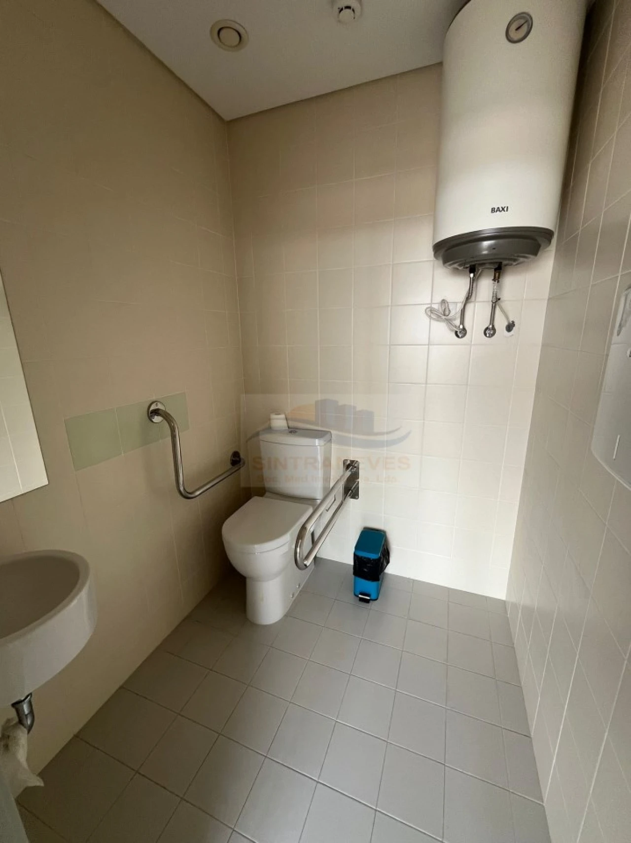 Loja para Arrendamento em Santa Iria de Azoia, São João da Talha e Bobadela Foto 6