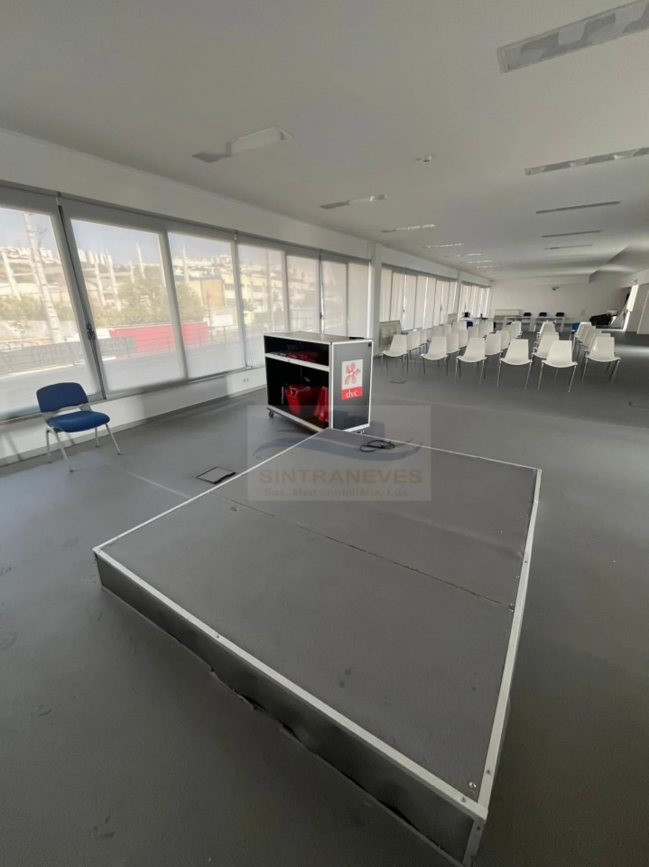 Loja para Arrendamento em Santa Iria de Azoia, São João da Talha e Bobadela Foto 19