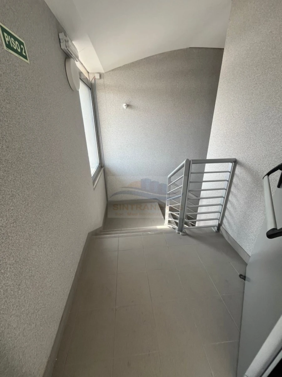 Loja para Arrendamento em Santa Iria de Azoia, São João da Talha e Bobadela Foto 3