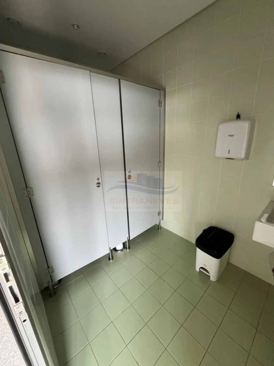 Loja para Arrendamento em Santa Iria de Azoia, São João da Talha e Bobadela Foto 5