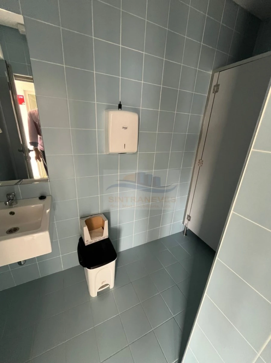 Loja para Arrendamento em Santa Iria de Azoia, São João da Talha e Bobadela Foto 12