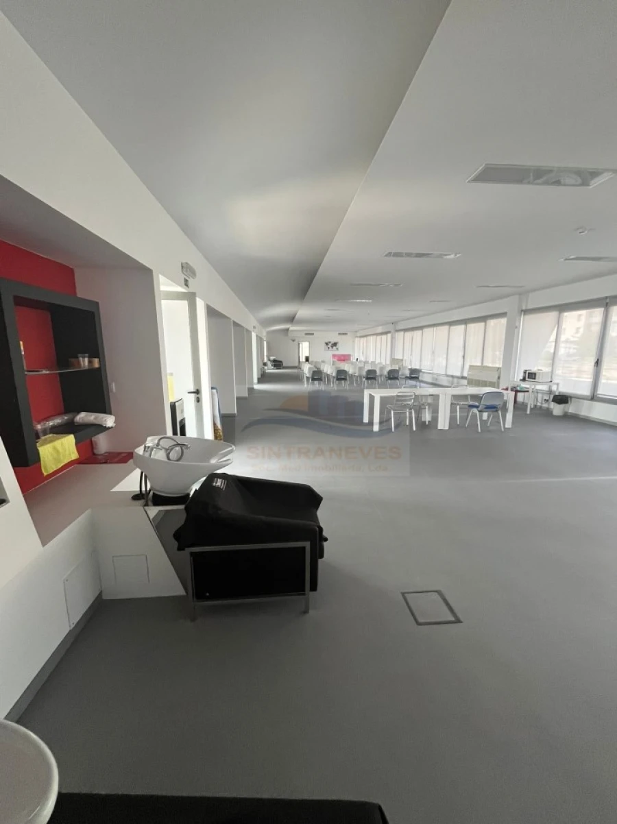 Loja para Arrendamento em Santa Iria de Azoia, São João da Talha e Bobadela Foto 15