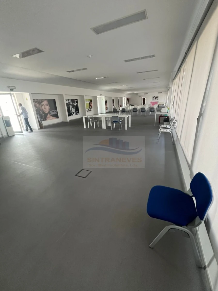 Loja para Arrendamento em Santa Iria de Azoia, São João da Talha e Bobadela Foto 18