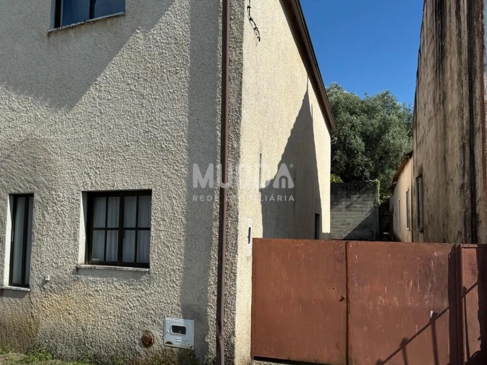 Moradia T4 para Venda em São Lourenço do Bairro Foto 2