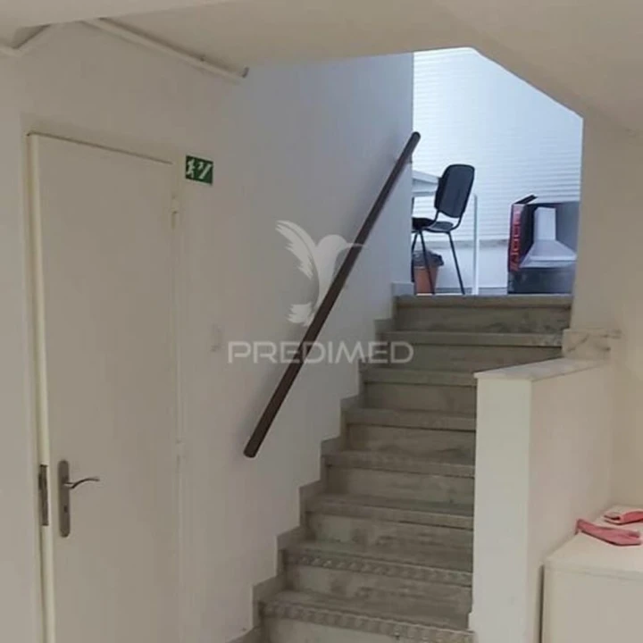 Loja para Arrendamento em Alfragide Foto 2