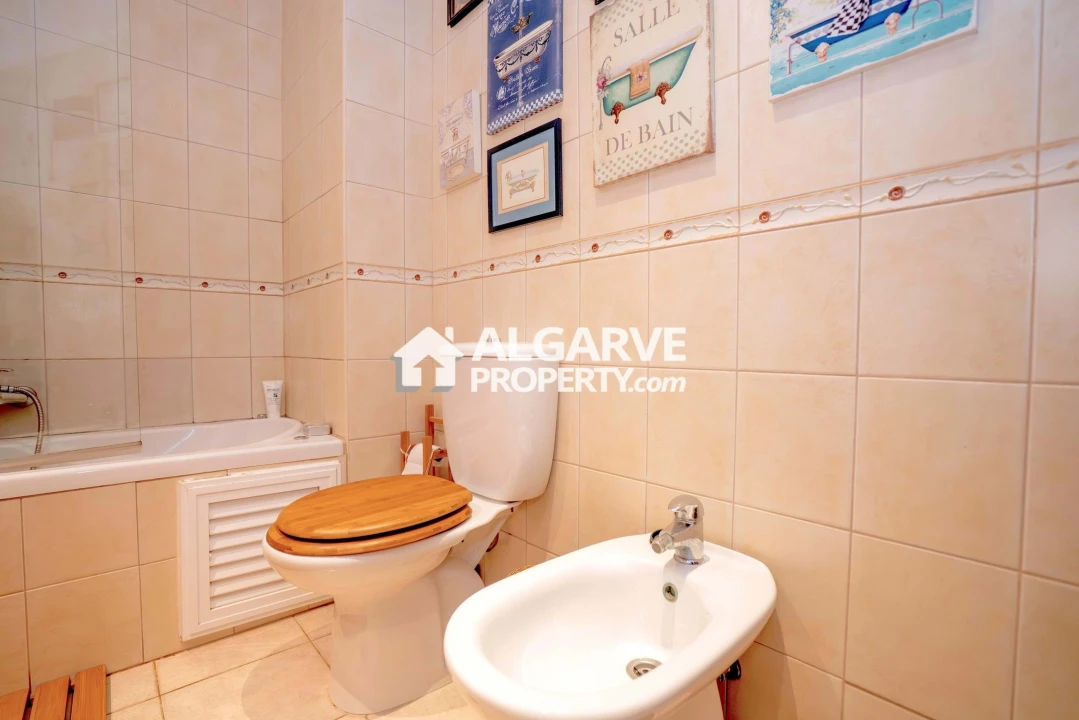 Apartamento T4 para Venda em Quarteira Foto 33