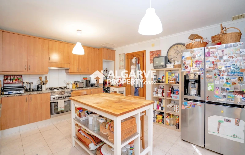 Apartamento T4 para Venda em Quarteira Foto 3