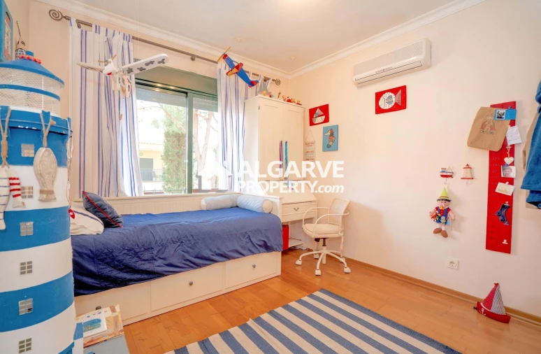 Apartamento T4 para Venda em Quarteira Foto 28