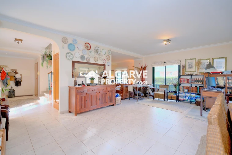 Apartamento T4 para Venda em Quarteira Foto 19
