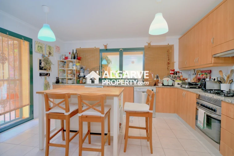 Apartamento T4 para Venda em Quarteira Foto 22