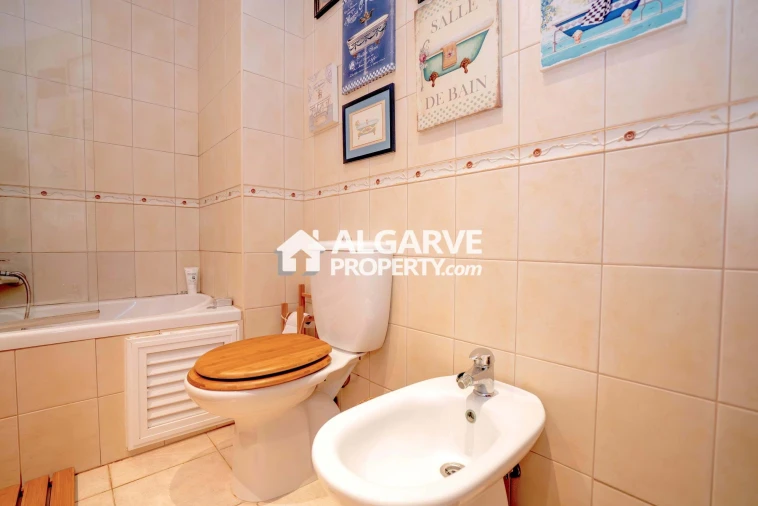 Apartamento T4 para Venda em Quarteira Foto 33