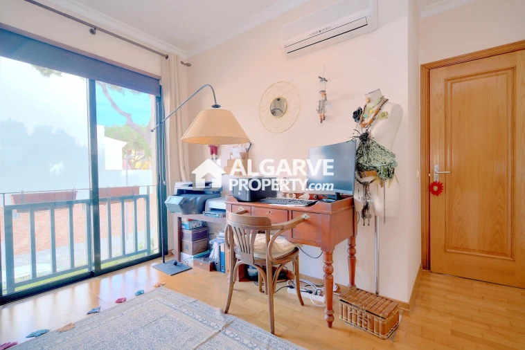 Apartamento T4 para Venda em Quarteira Foto 30