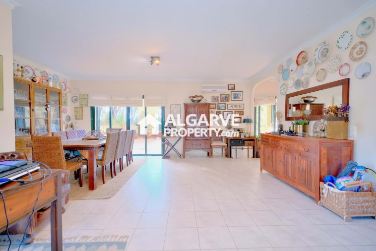 Apartamento T4 para Venda em Quarteira Foto 17