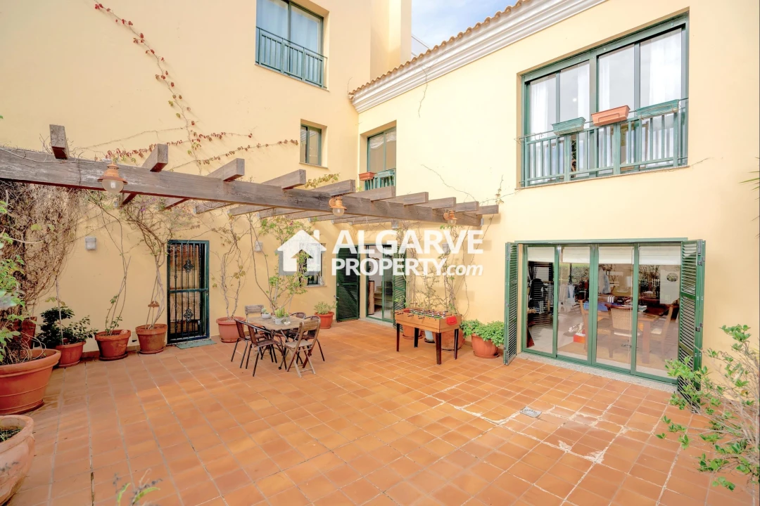 Apartamento T4 para Venda em Quarteira Foto 40