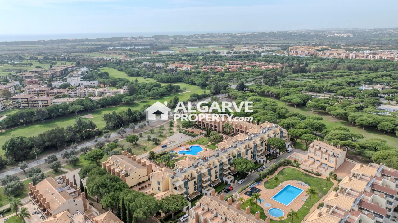 Apartamento T4 para Venda em Quarteira Foto 4