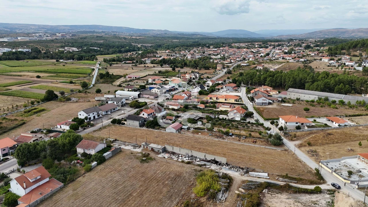 Terreno para Venda em Vila Verde da Raia Foto 11