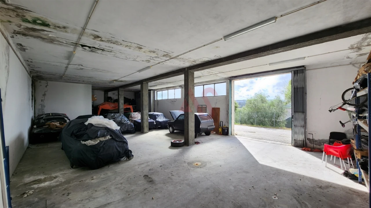 Armazém para Venda em Santo Tirso, Couto (Santa Cristina e São Miguel) e Burgães Foto 3