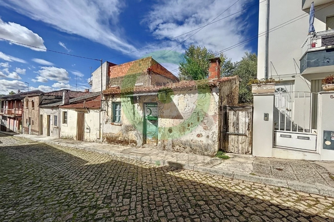 Moradia T0 para Venda em Mirandela Foto 1