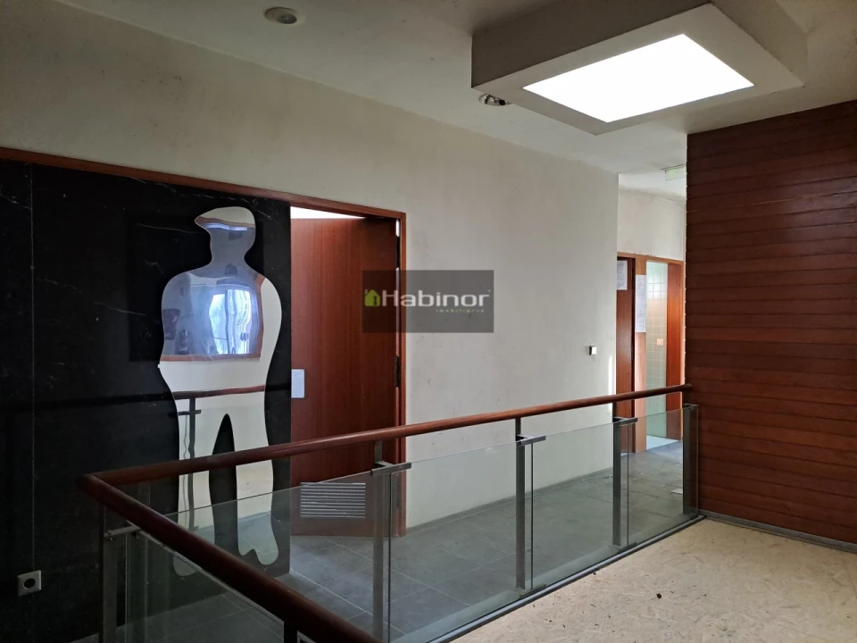 Loja para Arrendamento em Santa Maria Maior e Monserrate e Meadela Foto 7