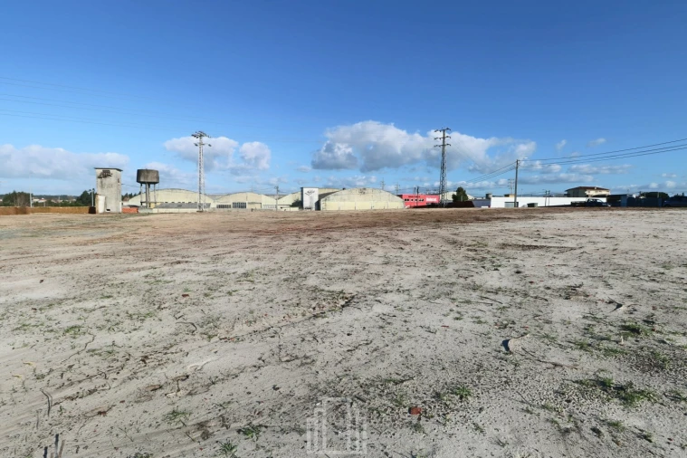 Terreno Comércio / Armazém para Venda em Ovar, São João, Arada e São Vicente de Pereira Jusã Foto 4