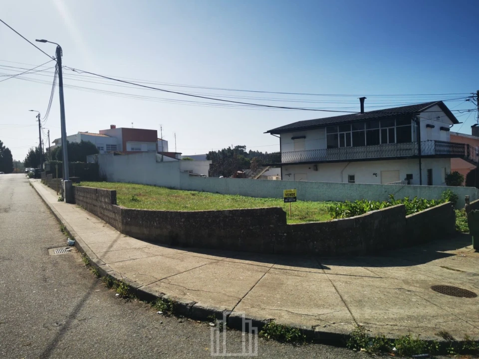 Terreno para Venda em Paramos Foto 1