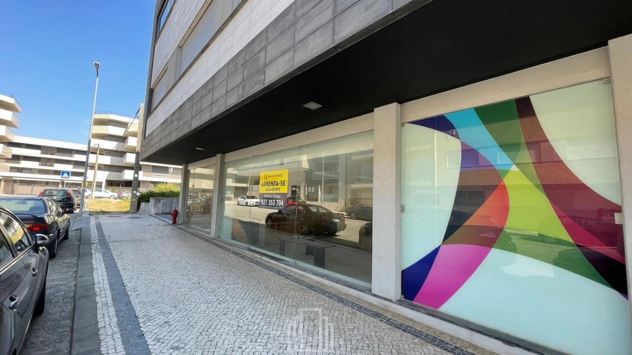 Loja para Arrendamento em Santa Maria da Feira, Travanca, Sanfins e Espargo Foto 1