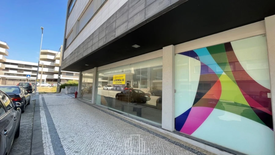 Loja para Arrendamento em Santa Maria da Feira, Travanca, Sanfins e Espargo Foto 1