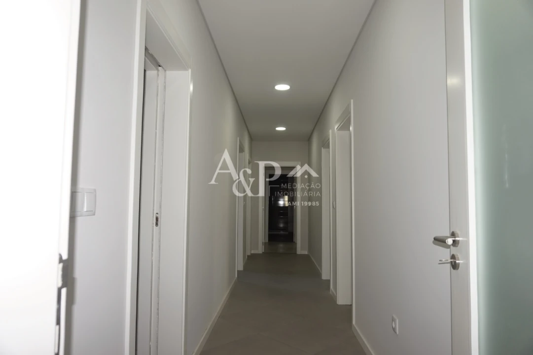 Apartamento T0 para Venda em Viseu Foto 5