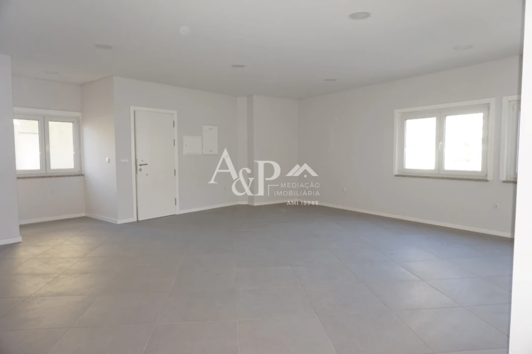 Apartamento T0 para Venda em Viseu Foto 6