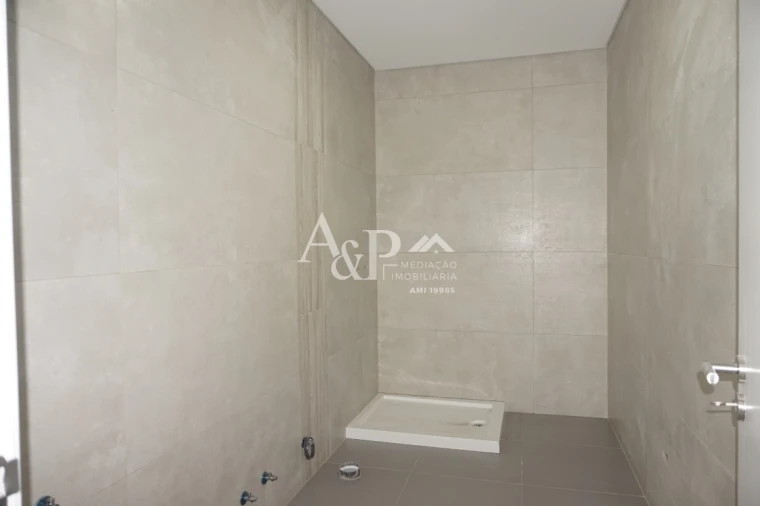 Apartamento T0 para Venda em Viseu Foto 11