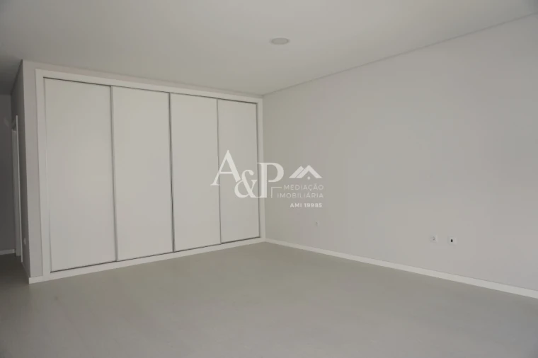 Apartamento T0 para Venda em Viseu Foto 3