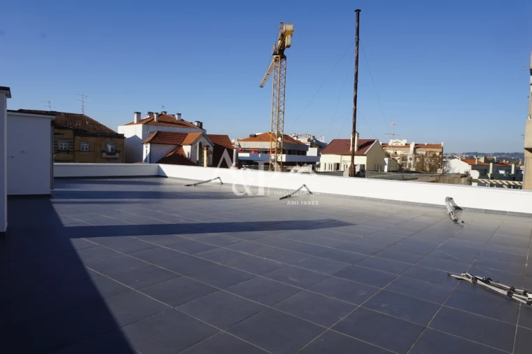 Apartamento T0 para Venda em Viseu Foto 8