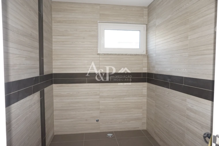 Apartamento T0 para Venda em Viseu Foto 12