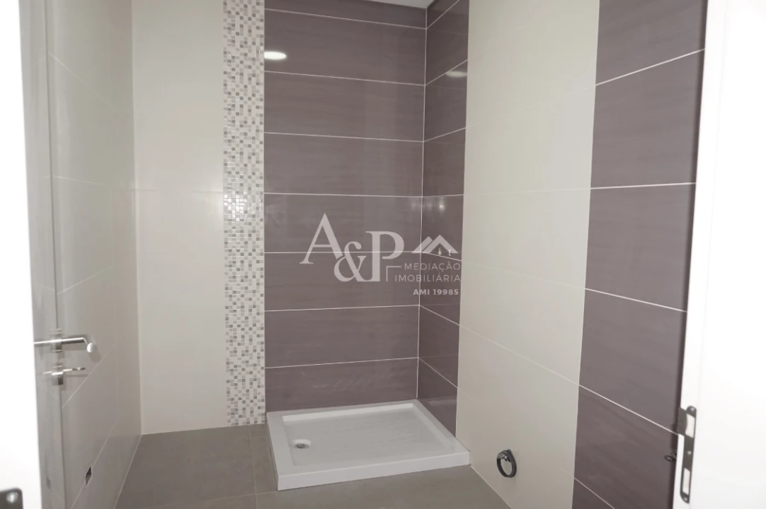 Apartamento T0 para Venda em Viseu Foto 13
