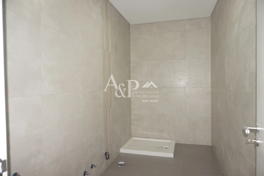 Apartamento T0 para Venda em Viseu Foto 11