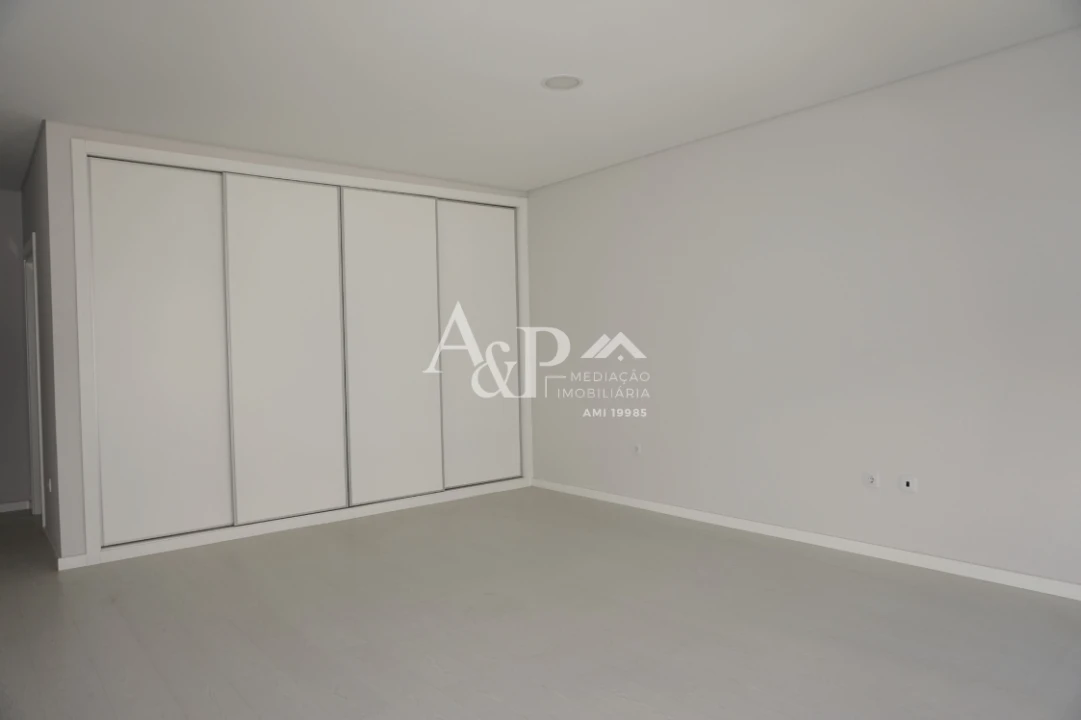 Apartamento T0 para Venda em Viseu Foto 3