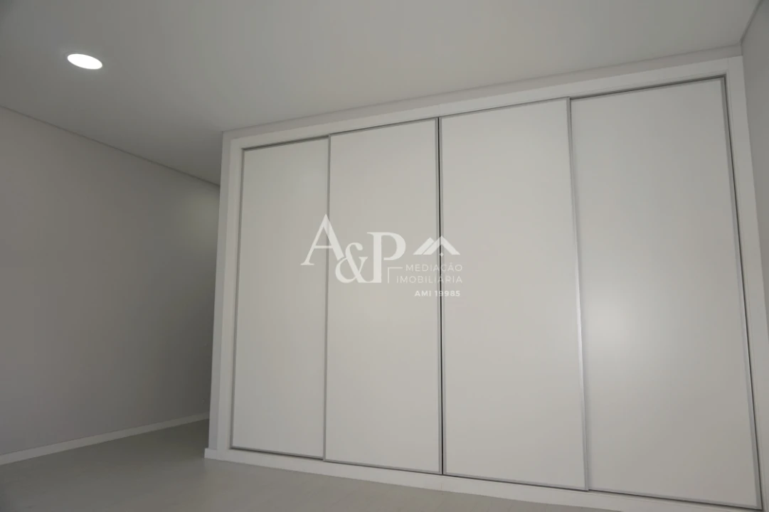 Apartamento T0 para Venda em Viseu Foto 4