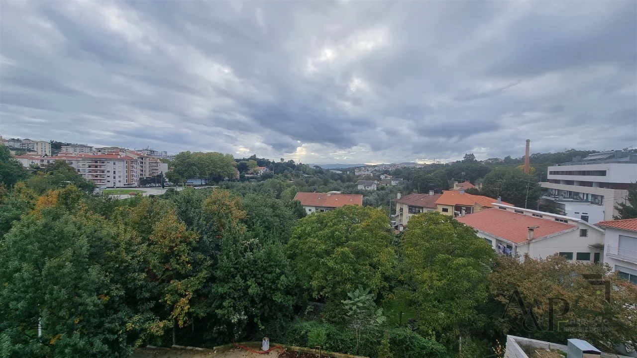 Apartamento T3 para Venda em Viseu Foto 3