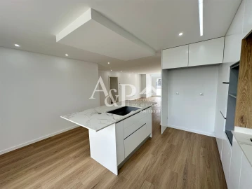 Apartamento T3 para Venda em Repeses e São Salvador