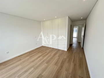 Apartamento T3 para Venda em Repeses e São Salvador