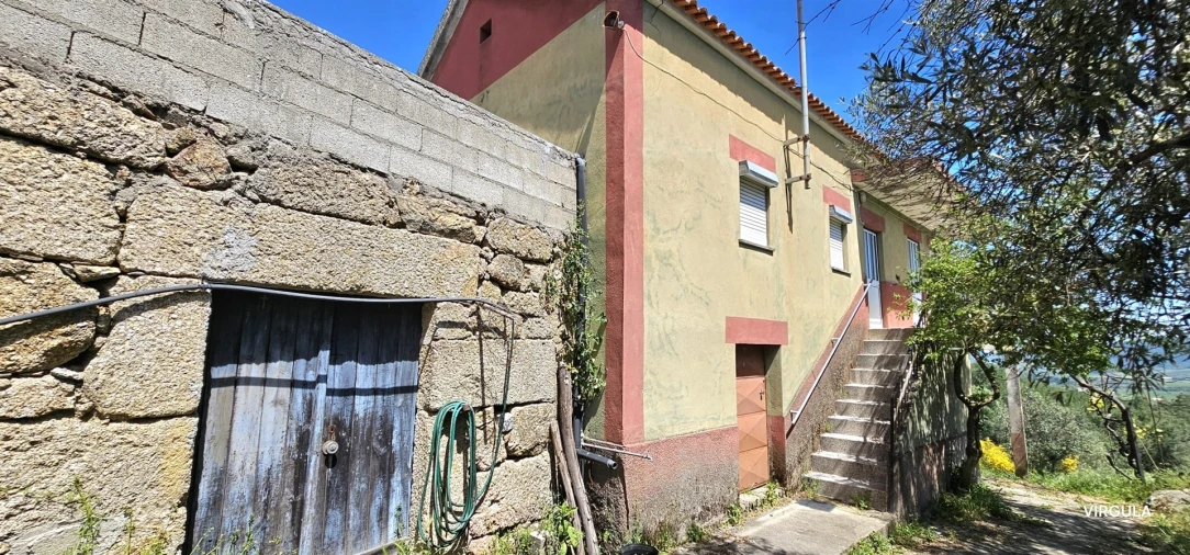 Quinta T2 para Venda em Orjais