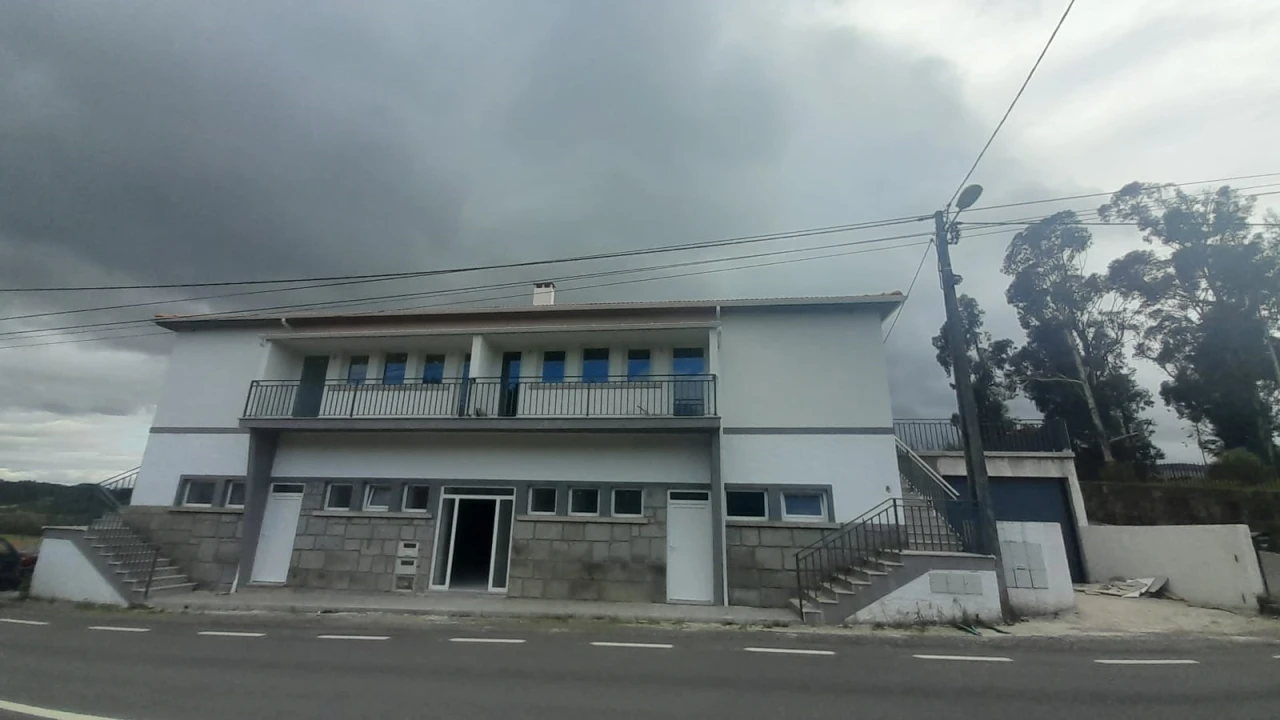 Apartamento T0 para Venda em Peso e Vales do Rio Foto 1