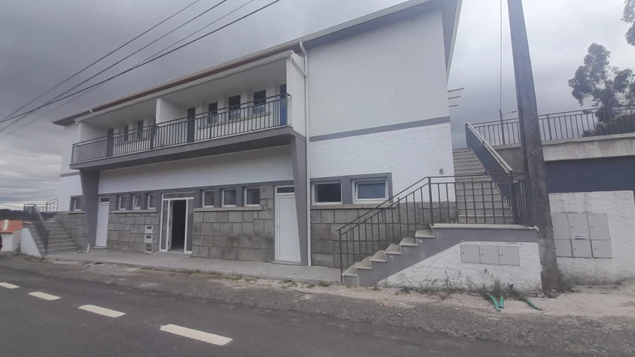 Apartamento T0 para Venda em Peso e Vales do Rio Foto 2