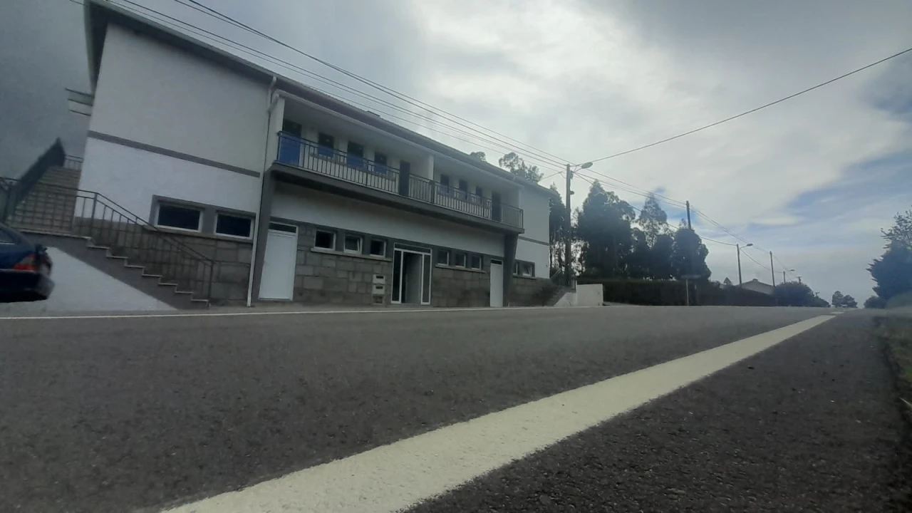 Apartamento T0 para Venda em Peso e Vales do Rio Foto 3